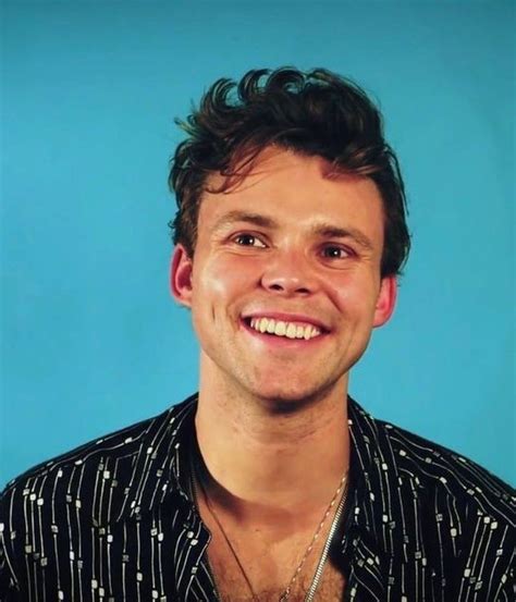 ashton irwin|5 Seconds of Summer’s Ashton Irwin: “A band is often a trauma。